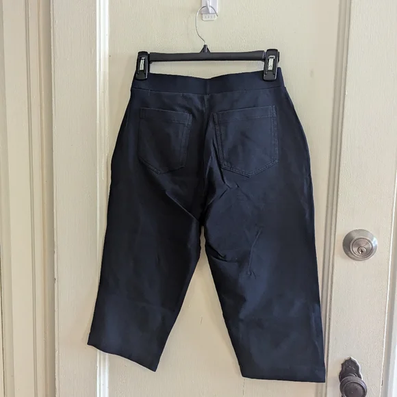 🌲Susan Graver Weekend Crop pants Size XS - Picture 7 of 9